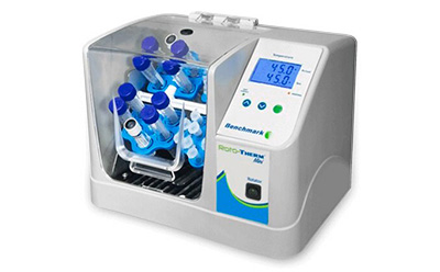 Benchmark RotoTherm Incubated Rotator 带培养箱的试管旋转器产品图片。