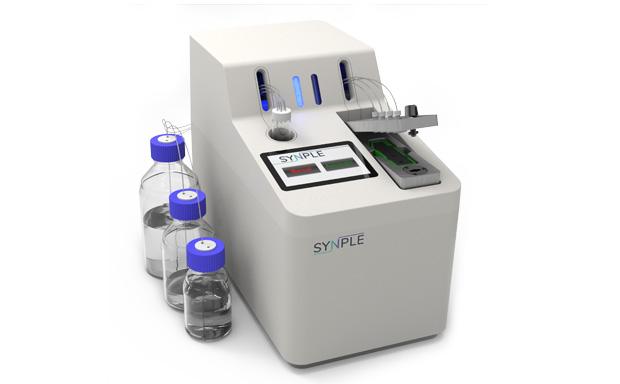 带溶剂瓶的 Synple 2 自动合成器