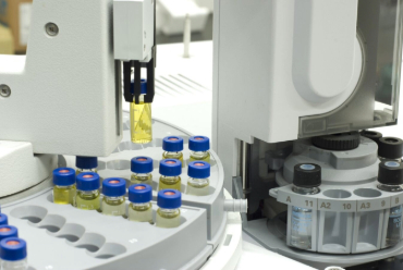 Gas chromatography analysis Gas chromatography sample vials and autosampler setup for laboratory GC-MS analysis