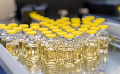 带黄色盖子的药瓶