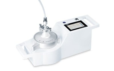 便携式 MAS-100 Atmos® 压缩气体采样器用于检测制药、化妆品、食品和饮料行业压缩气体中的微生物。