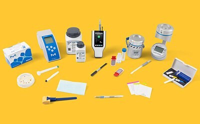 全面的食品和饮料行业卫生监测产品线，包括 HY-LiTE 和 MVP Icon ATP 仪器、MAS-100 和 MAS-ECO 空气监测系统、Flash 过敏原拭子、eMcollect 无菌采样装置、入式载玻片、MC培养基片和病原体检测试剂盒——全部排列在白色背景下。
