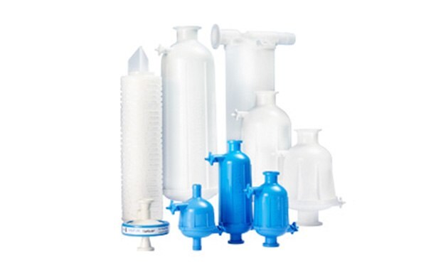 Milipore Express<sup>®</sup> Capsule and Cartridge Filters of Different Sizes 各种实验室过滤装置,包括不同大小的柱形和瓶形过滤器,适合用于科研缓冲液过滤。