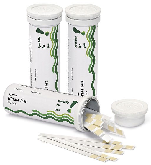 Test strips or papers for the detection of nitrate in wet chemical analysis