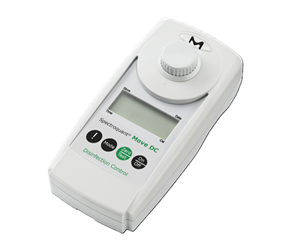 Spectroquant Move handheld colorimeter for on-site water analysis with keypad interface for quick photometric measurements.