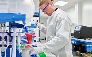 将样品管装入 PCR 热循环仪