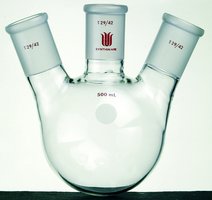 Synthware&#8482; three neck round bottom flask with angled side necks 100 mL, center joint: ST/NS 14/20, side joint: ST/NS 14/20
