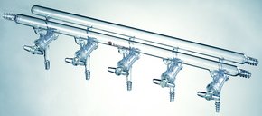 Synthware&#8482; all-glass vacuum/inert gas manifold with hollow high vacuum stopcocks port size 4, Hose Connections: Front-left, Rear-left-right