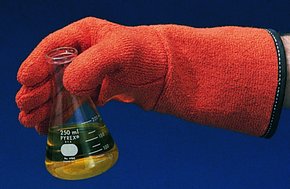 Clavies&#174; biohazard autoclave gloves gauntlet L 5&#160;in. (13&#160;cm), overall L 13&#160;in. (33&#160;cm)